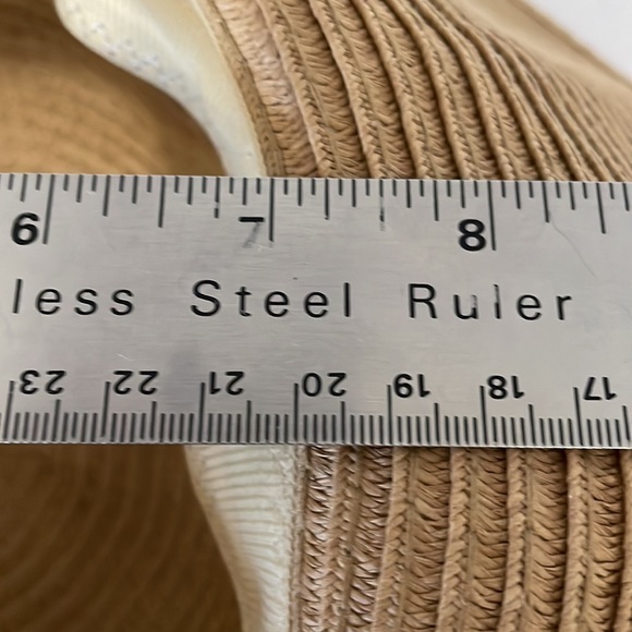 A Packable Beach Hat inside circumference 23 inches estimate. Pull ribbon adj. - Picture 9 of 11